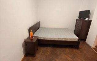 Închiriez garsoniră ultracentrală, Unirii, centrală proprie