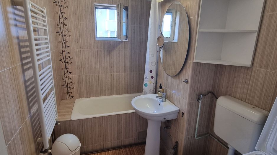 Girocului, et.3, 3 camere, 2 băi, centrală termică proprie - Poză 12