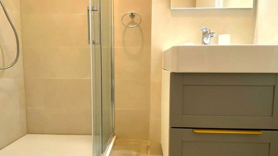 Exclusivitate - Apartament în bloc nou, mobilat si utilat,  gradină, loc parcare - Poză 16