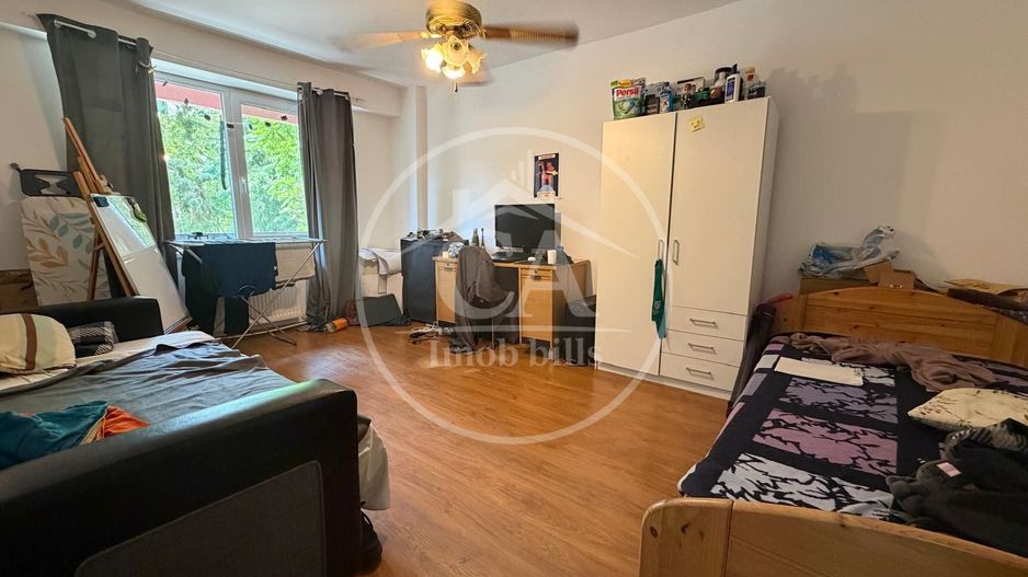 Apartament de vânzare cu 4 camere în zona Decebal, Oradea - Poză 5