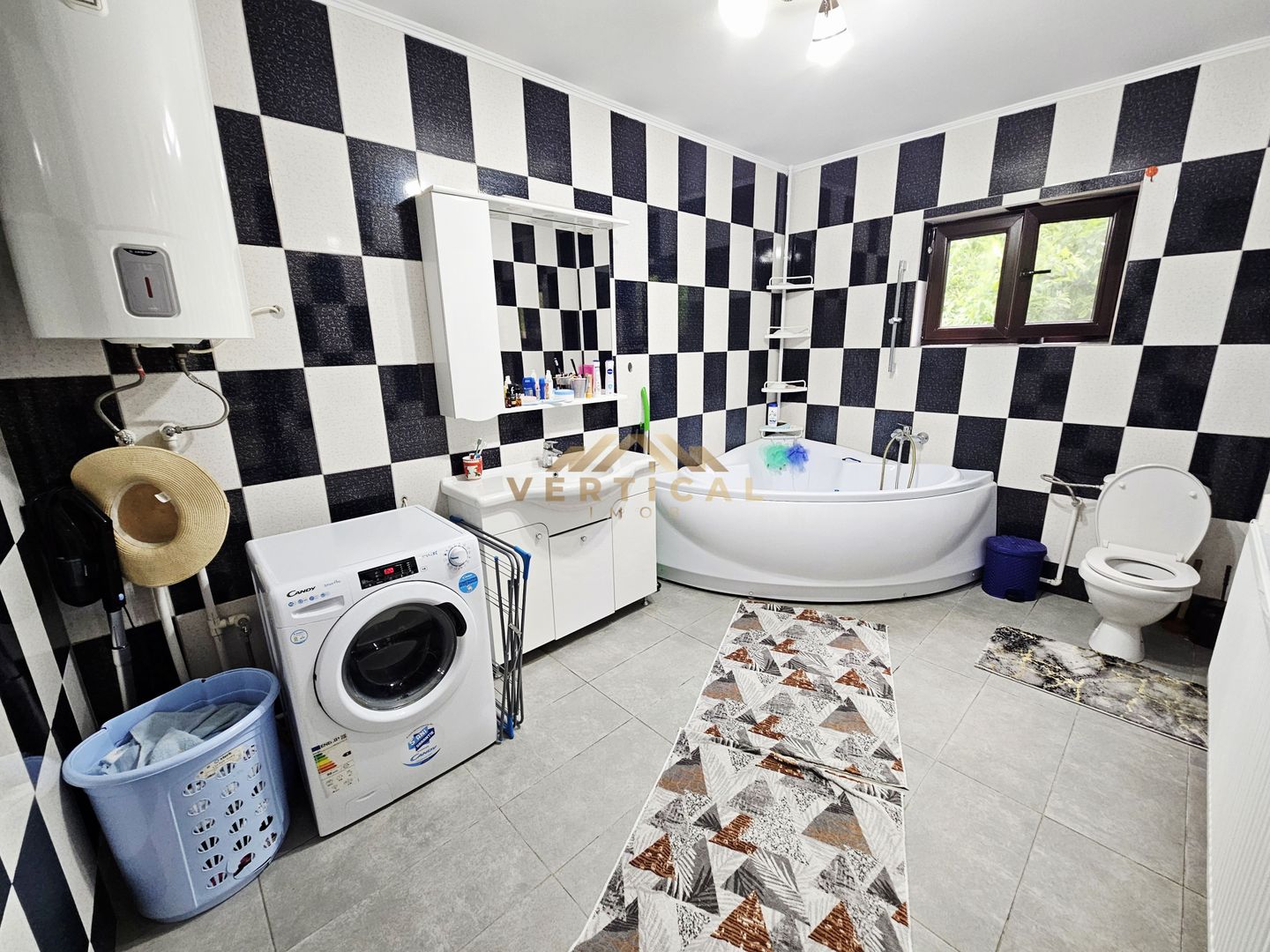 Vila 6 camere la intrare in Dobreni - Poză 11