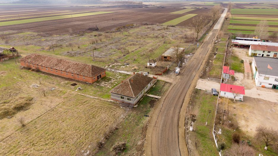 Fermă cu teren intravilan de 35000 mp în Mișca - Poză 28