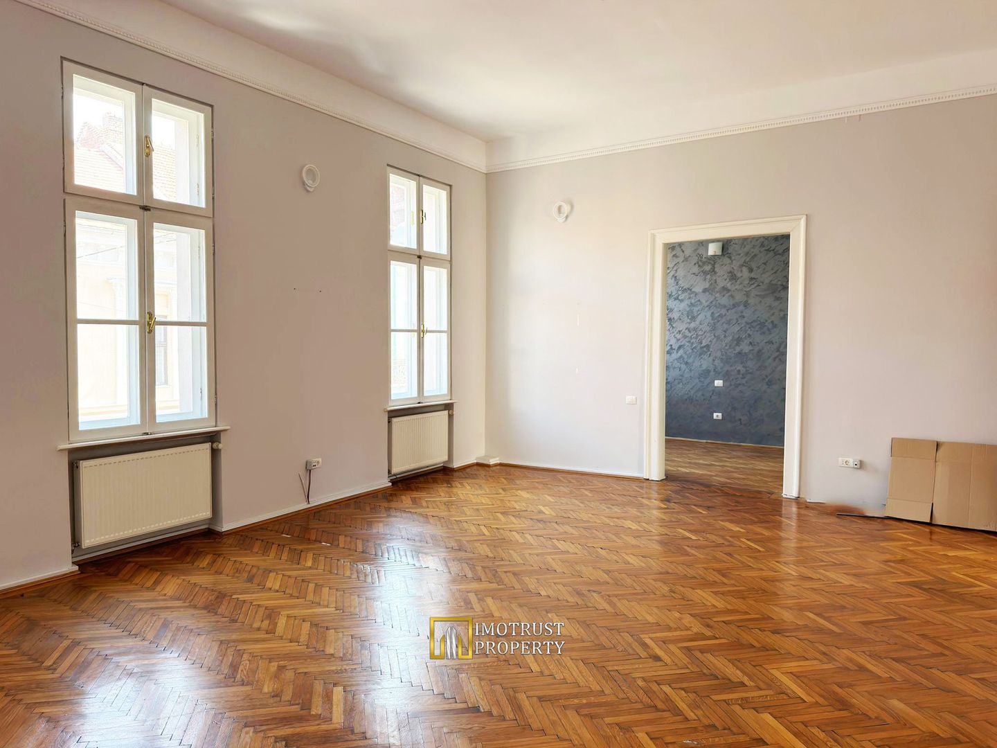 De închiriat – Spațiu birouri 256 mp | Ultracentral Arad - Poză 1