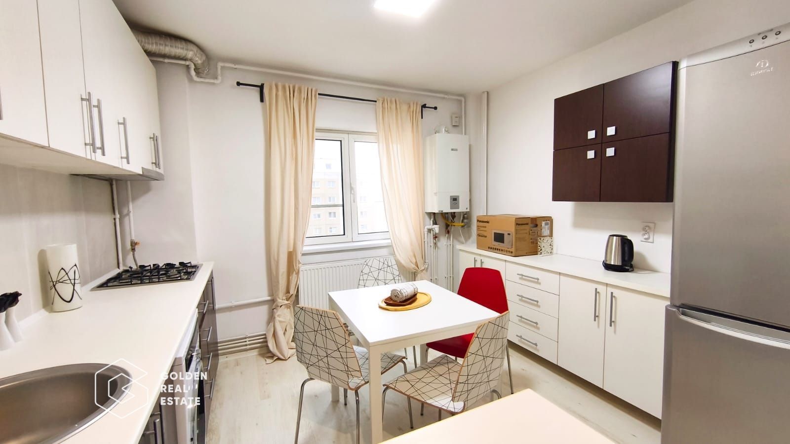 Apartament 2 camere, balcon cu vedere la Malul Muresului, parcare - Poză 1