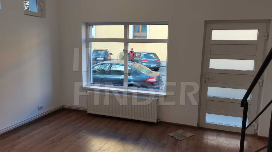 Inchiriere spatiu birou Centru zona Pietei Cipariu, acces stradal - Poză 1