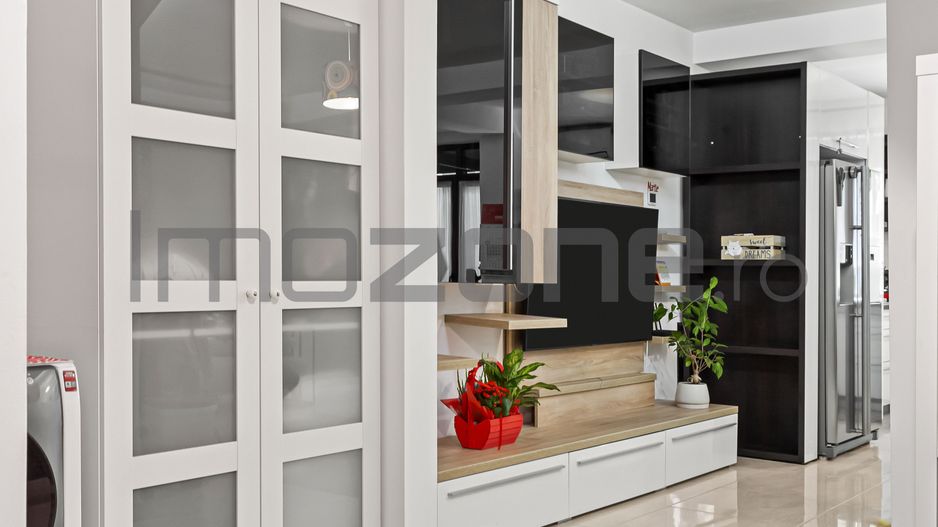 str. Cosmina, metrou Raul Doamnei, Vila, 4 camere, MOBILATA, UTILATA, COMISION 0 - Poză 10