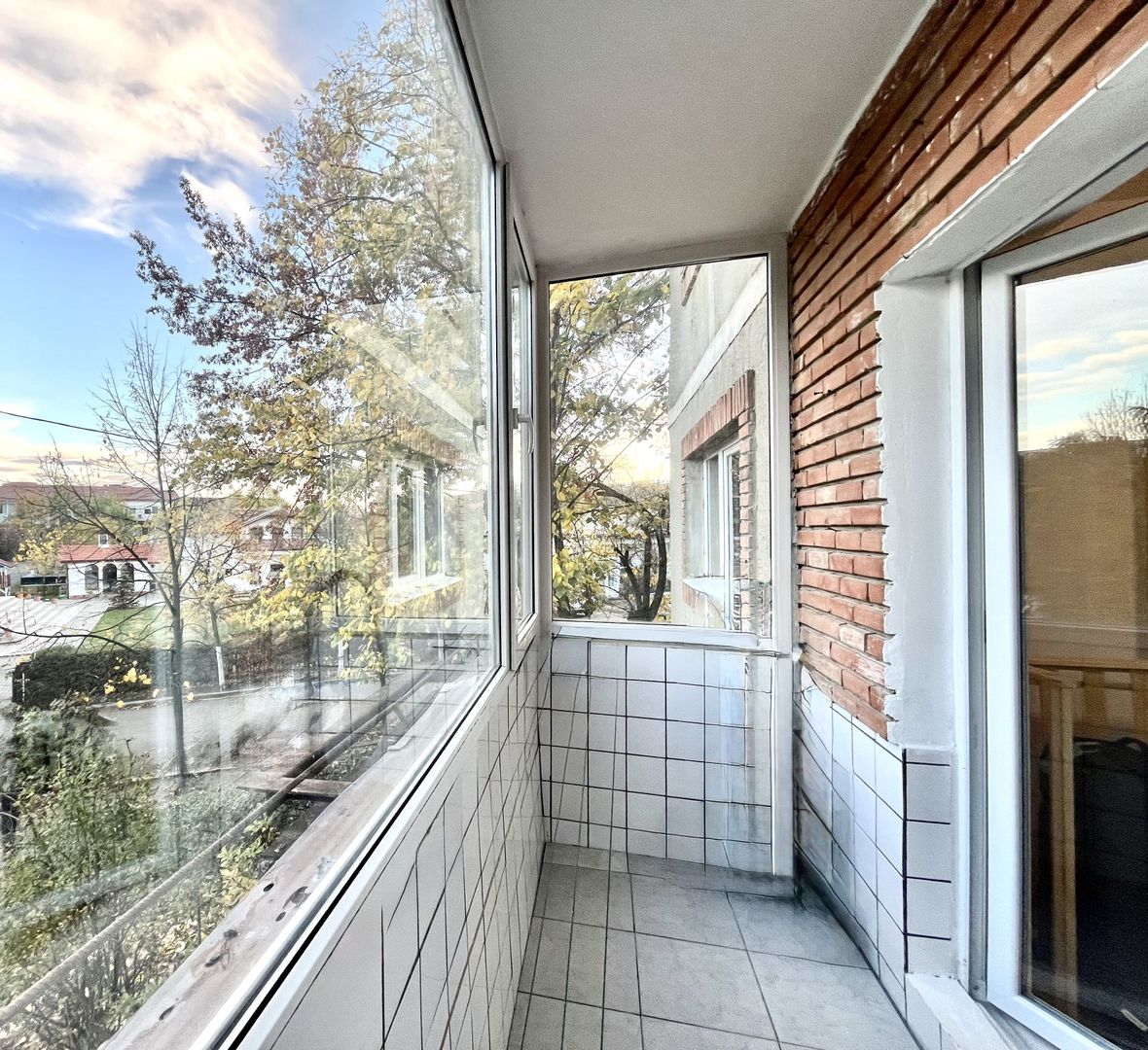 Apartament 3 camere, 2 bai, etajul 1,  in  zona Aradului - Piața Verde - Poză 11