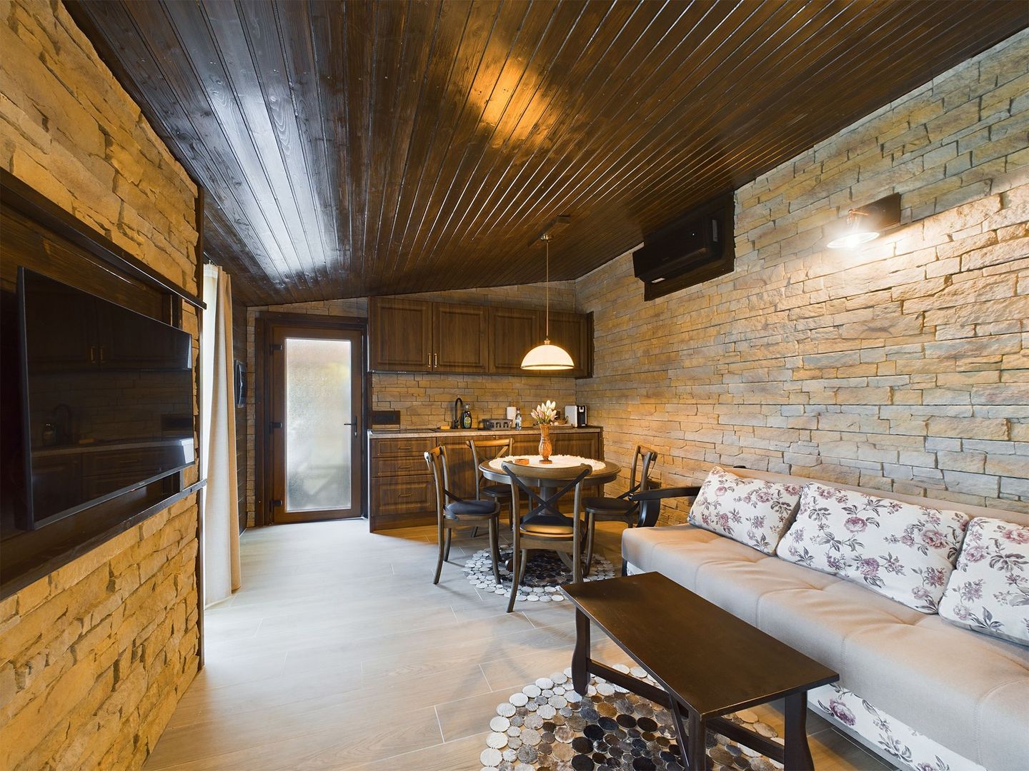 Pensiune de Lux pe Malul Dunării în Dubova - Poză 9