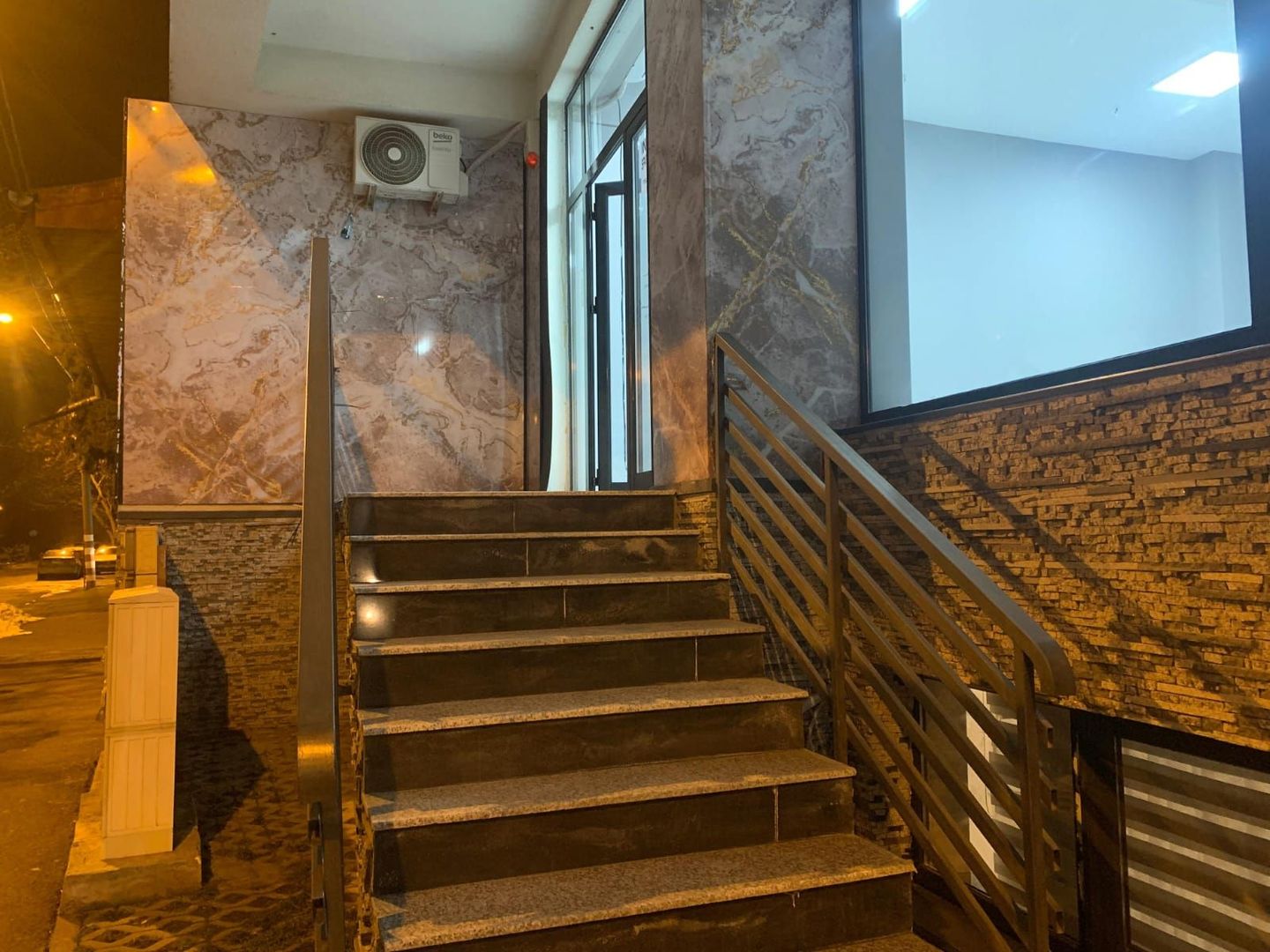 Spatiu comercial de inchiriat Damaroaia - Poză 13