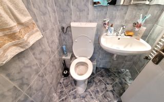 De inchiriat apartament 3 camere, zona Piata, Cetate - Poză 8