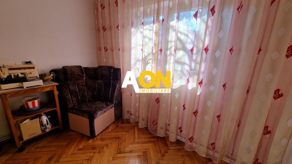 De vanzare apartament 5 camere, etaj intermediar, Cetate - Poză 4