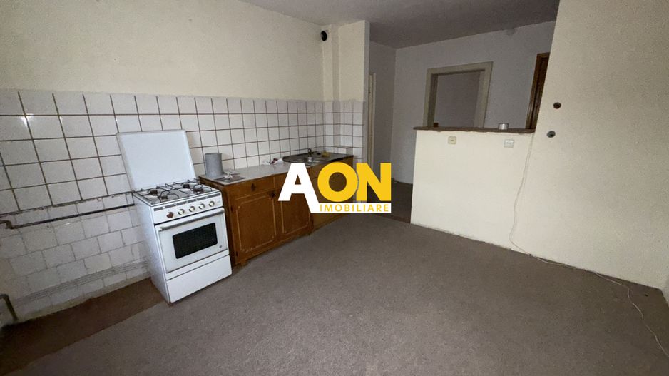 De vanzare apartament 3 camere, Cetate - Poză 8