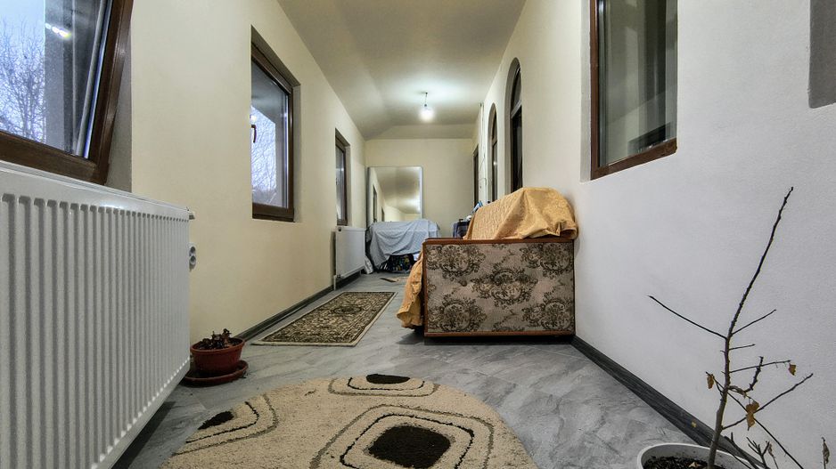 Casa de vânzare în Malu cu Flori- liniște, natura și aer curat! - Poză 7