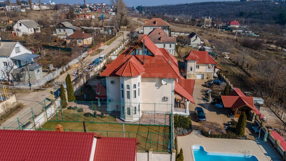 Vânzare casă de lux, 700 mp + 22 ari, situată în Tohatin - Poză 71