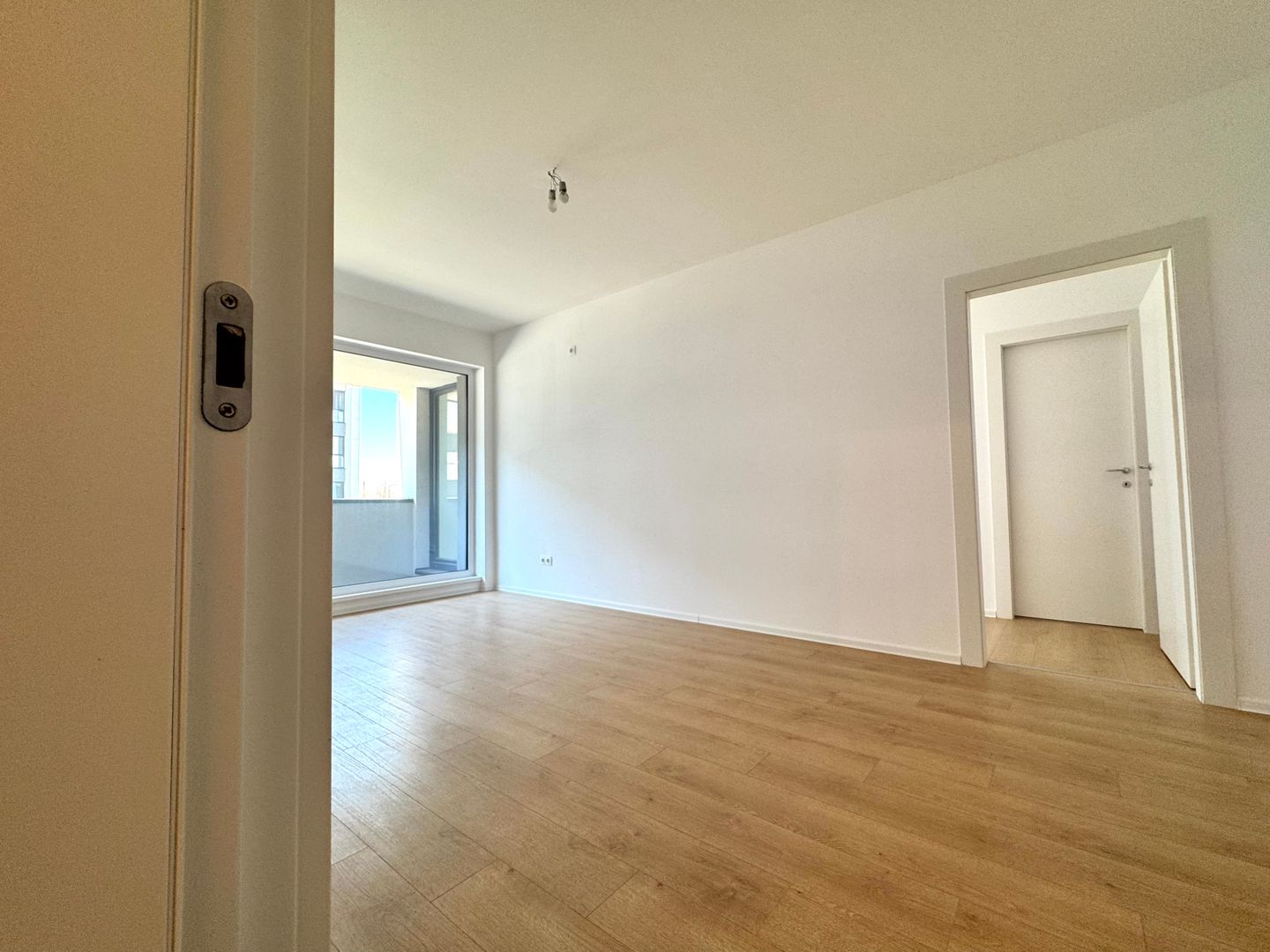3 camere nou Finisat la cheie - 79 mp SU - Sector 1 - Poză 14