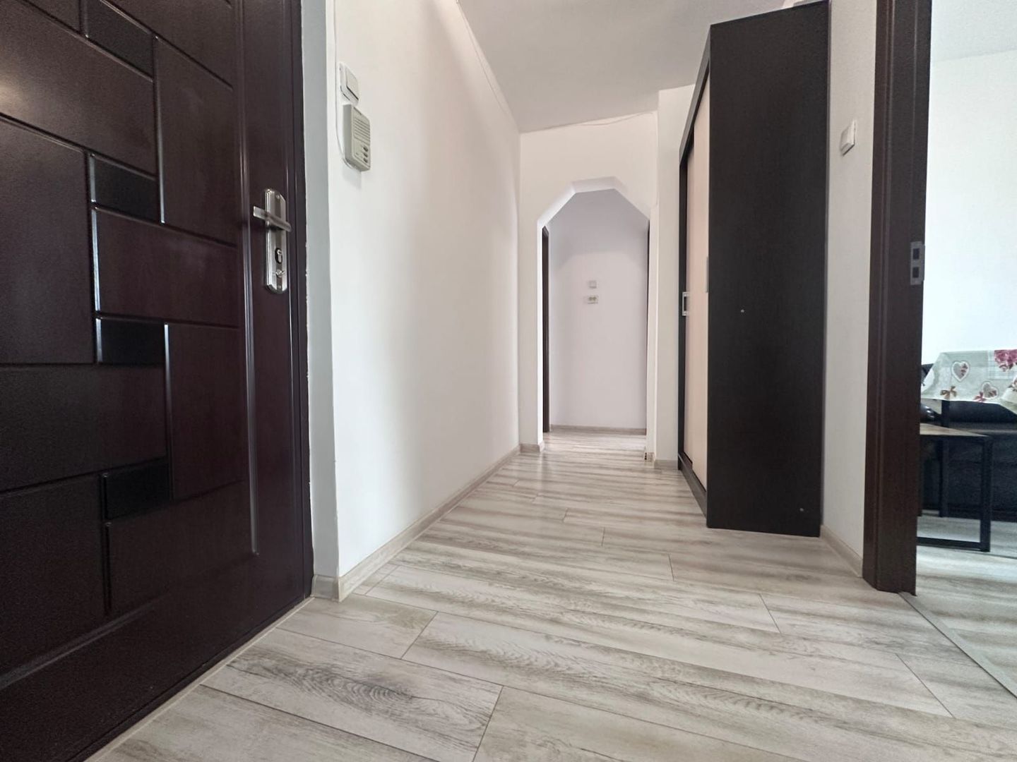 Renovat! Inchiriere apartament cu 2 camere in micro 4 - Targoviste - Poză 9