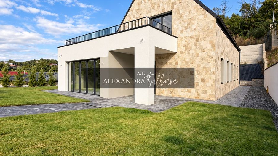 Casa individuala 6 camere, 5 bai, terasa la etaj, curte, P+ET+POD - Poză 3