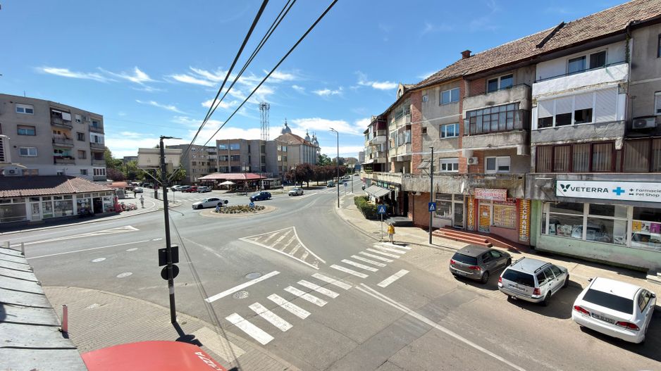 Apartament Ultracentral 3 camere Etaj I -Str. Mihai Viteazul 1- Carei - Poză 17