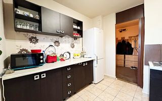 Apartament cu 3 camere de vanzare in zona Rogerius, Oradea - Poză 10