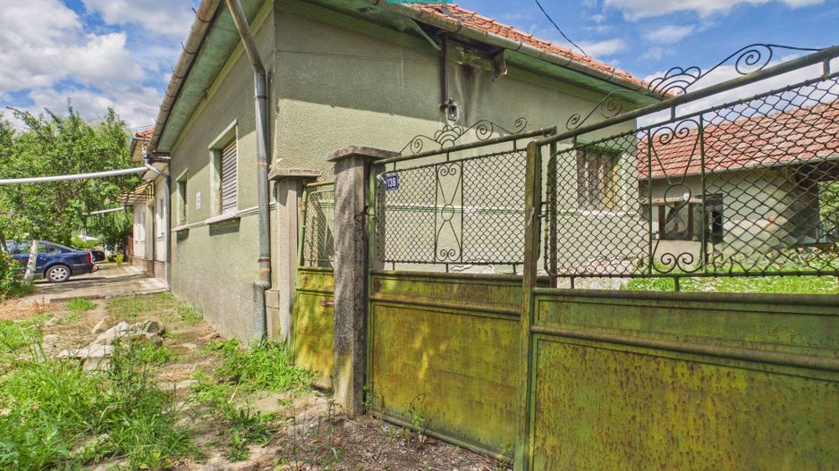 Casă în localitatea Bonțești, județul Arad - Poză 1