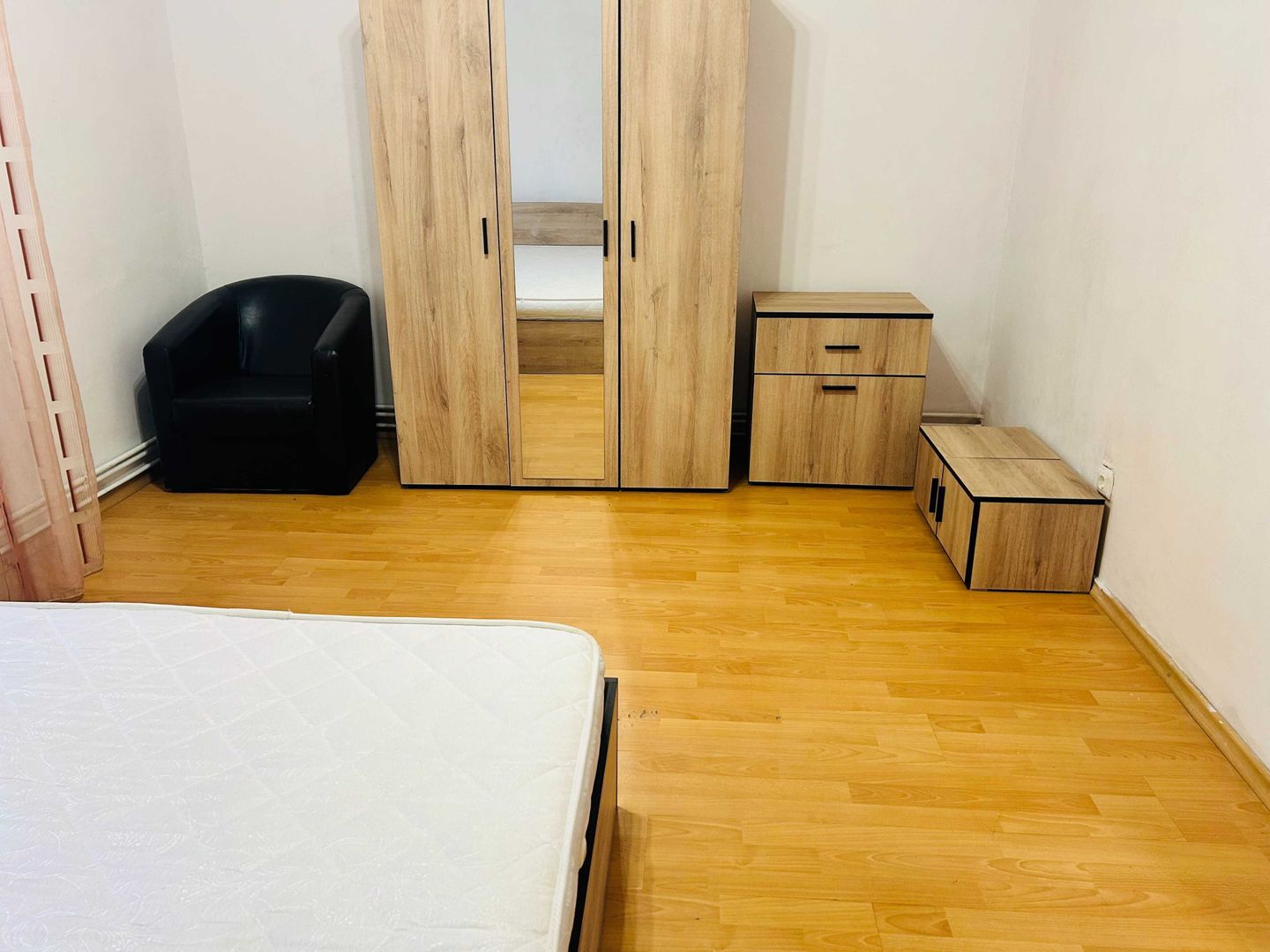 Garsoniera Dristor Fizicienilor Penny - metrou, centrala proprie - Poză 1