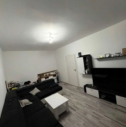 Apartament spatios metrou Pacii - Poză 1