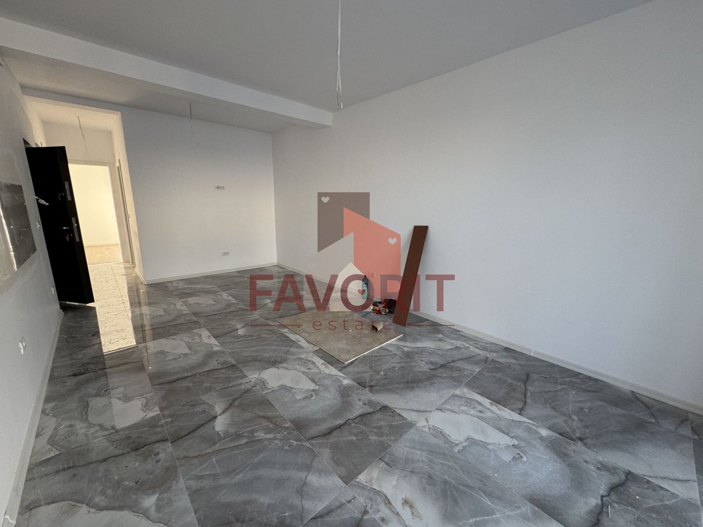 Etaj intermediar. Bloc nou finalizat. Loc de parcare inclus - Poză 3