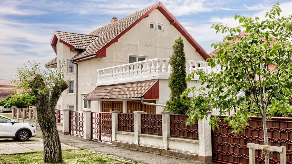 VÂNDUTĂ! Casă Sânicolaul Mic - zona Centrală - Comision 0% - Poză 2