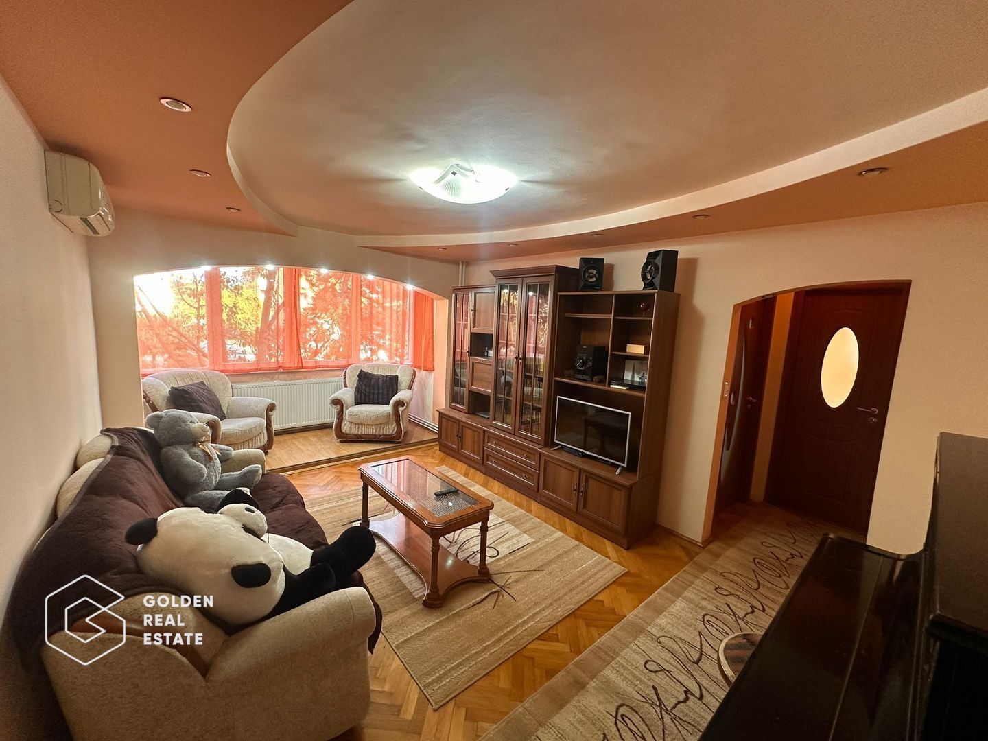 Apartament superb, 2 camere, etaj 1, C. Romanilor - Poză 1