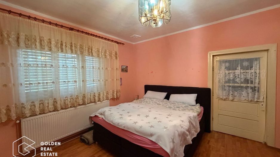 Casa cu doua corpuri de cladire in Gradiste - Poză 10