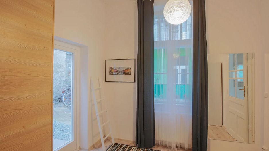 Chirie, apartament 2 dormitoare, central 550 E/lună (neg). Comision 0. - Poză 6