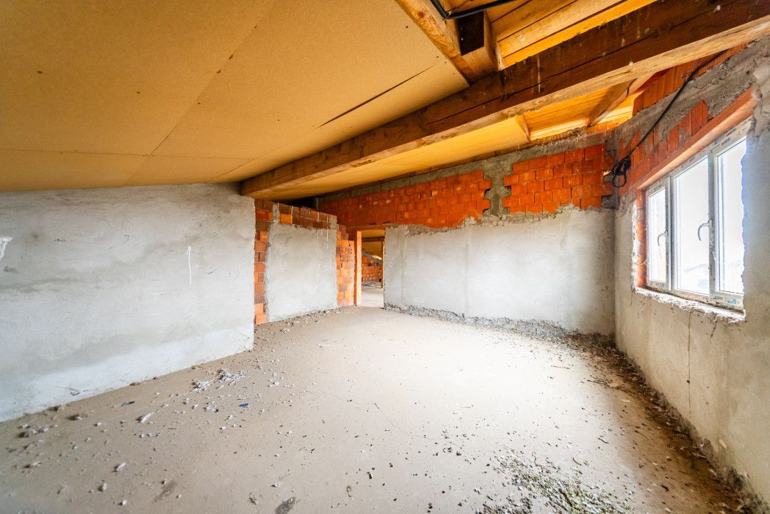 Casa caramida P+M, Vinga, cu potential spatiu comercial - Poză 16