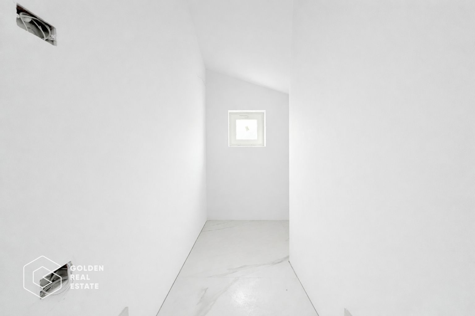 Jumatate de duplex, casa la pret de apartament in Chisoda - Poză 11