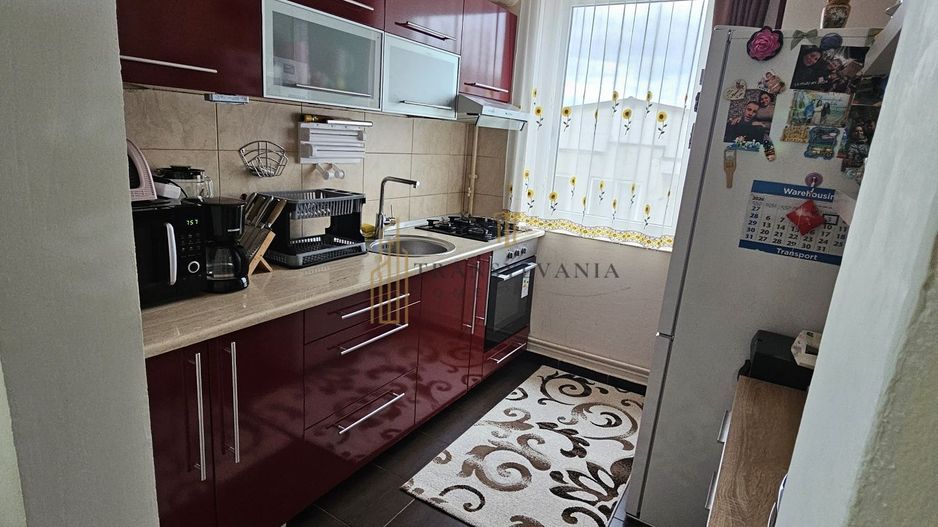 Vând apartament 2 camere decomandat - Poză 4