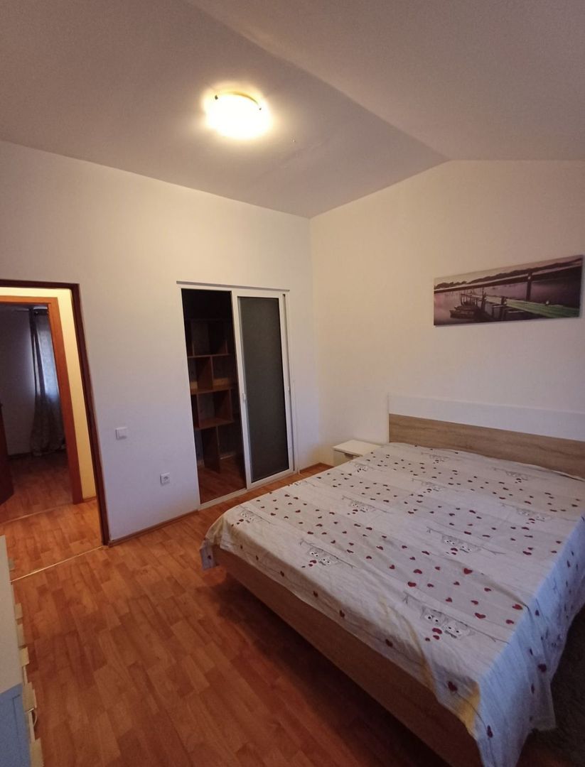 Vand apartament cu 3 camere in poarta 6 direct proprietar - Poză 3