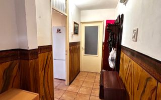 APARTAMENT SEMIDECOMANDAT - ETAJUL 1 - Poză 1