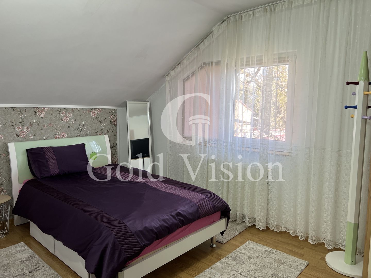 Case cu 7 camere, curte proprie + spălătorie, în Sighetu Marmației - Poză 12