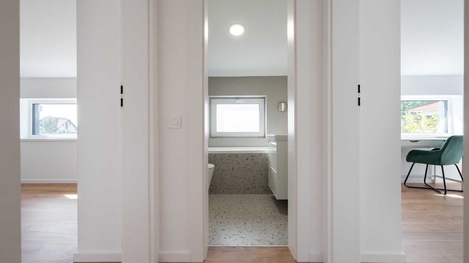 Casa 7 Hambar44,casa pasiva,pompa caldura geoter,3 locuri parcare - Poză 8