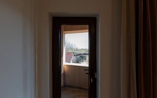 Casă/Vilă modernă de vânzare la intrare în Bogdan Vodă, județul Bacău. - Poză 50