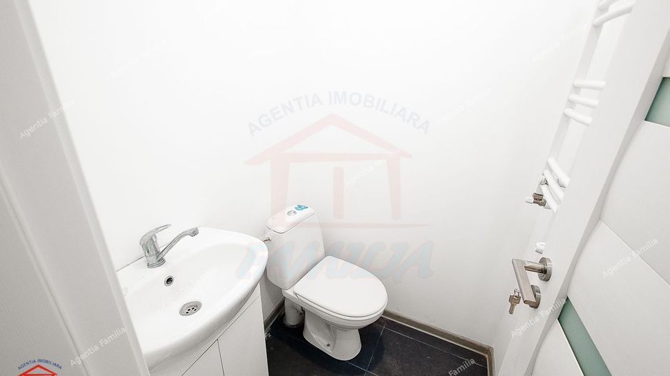 Vanzare spatiu comercial in Galati, str Gheroghe Doja, renovat - Poză 3