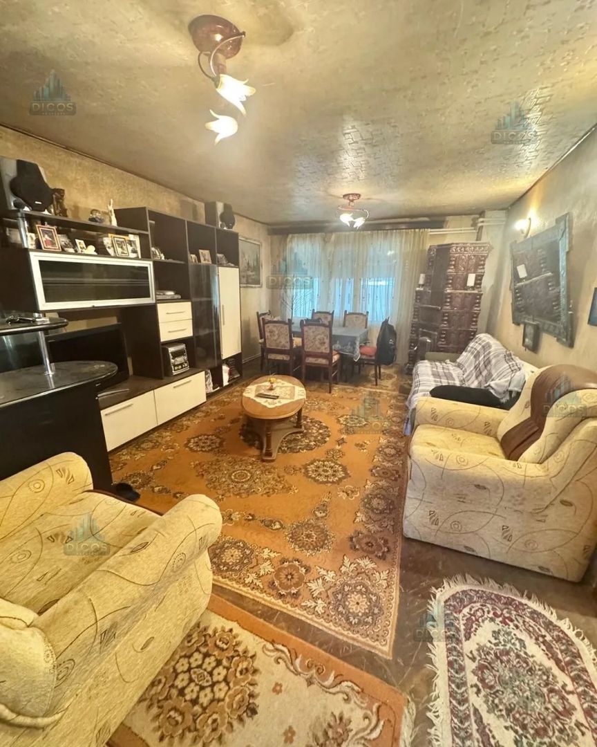 Casă de vânzare pe Strada Cetății, teren 428 mp - Poză 1