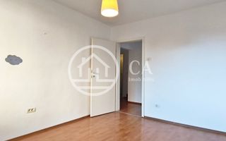 Apartament de vânzare cu 3 camere în zona Rogerius, Oradea - Poză 4