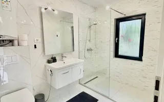 Casa individuala de Lux cu 5 camere, 4 bai si dressing in Braytim la asfalt. - Poză 14