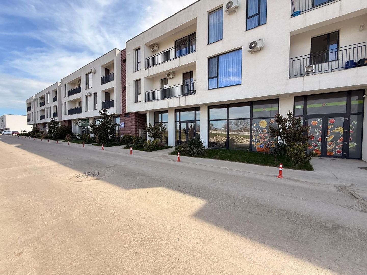 Spatiu Comercial 67 mp Aerocity | Tunari - Poză 2