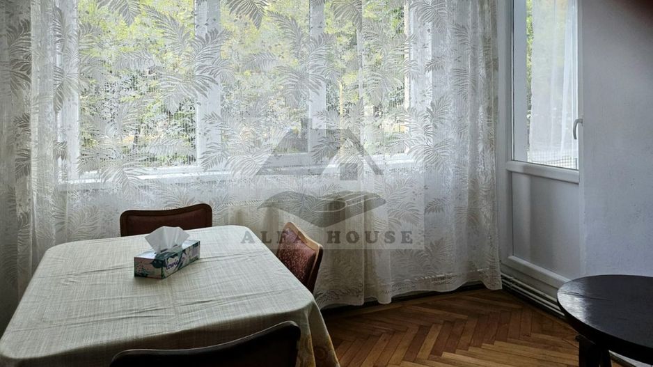 Apartament cu trei camere, zona Centrul Civic,  71 mp - Poză 6