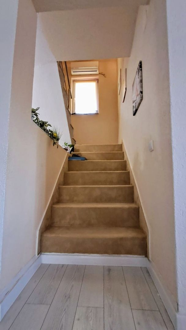 Casa individuală P+M, zonă liniștită, în Vatra veche a satului - Poză 9