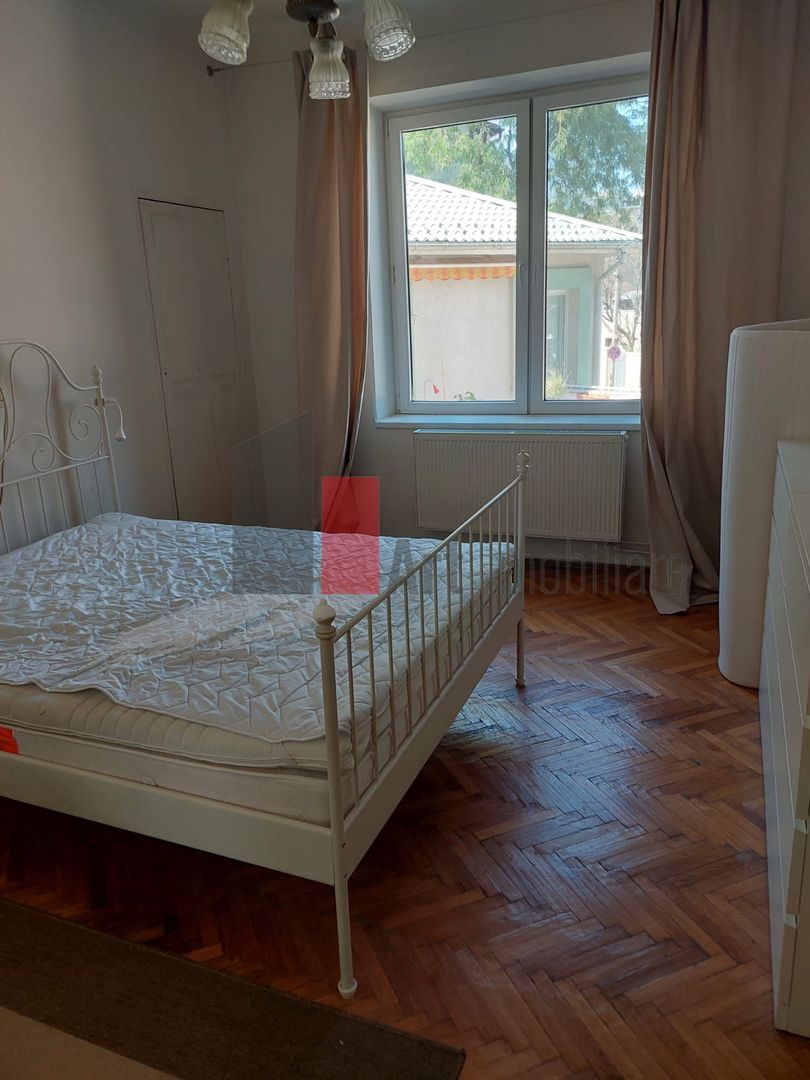Apartamentul "MONARKI", et. 1 in vila, singur pe etaj, superb - Poză 5