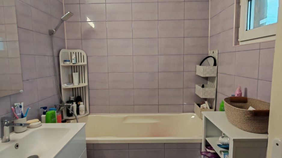 apartament la casa - zona Unirea - 3 camere - bucatarie - baie - teren generos - Poză 6