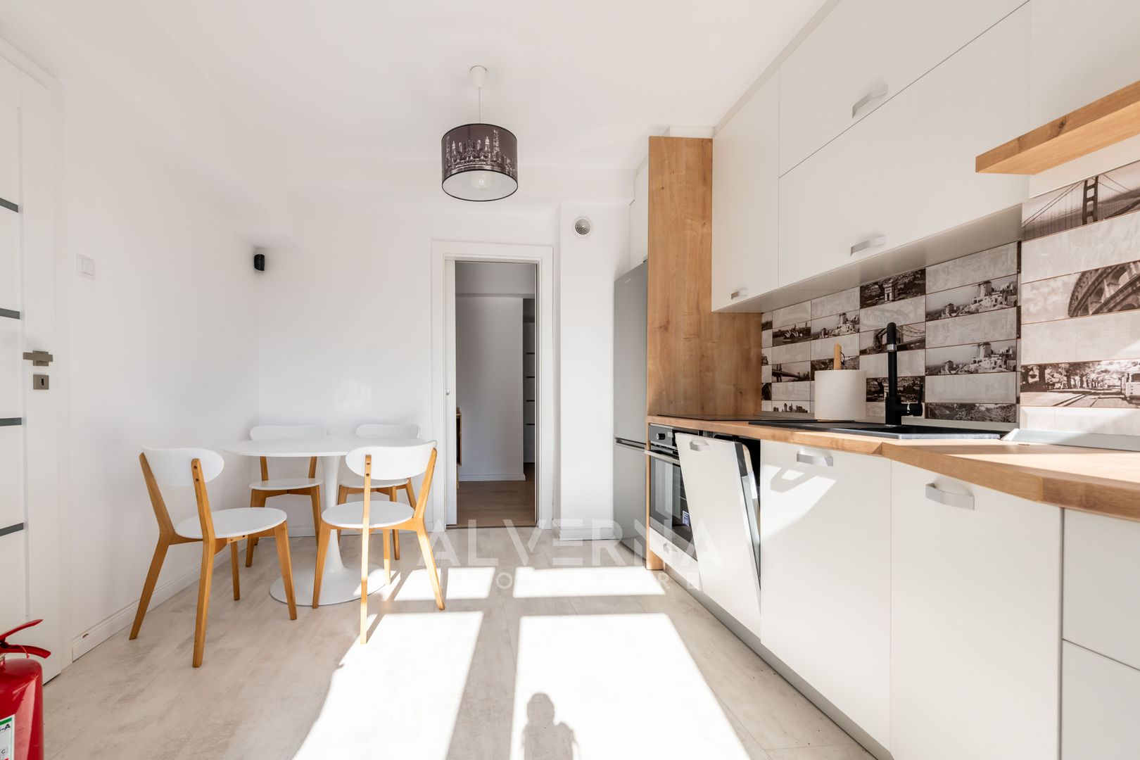 Spatiu birou 75mp + balcon | 3 camere | 2 bai | bucatarie | Cipariu - Poză 6