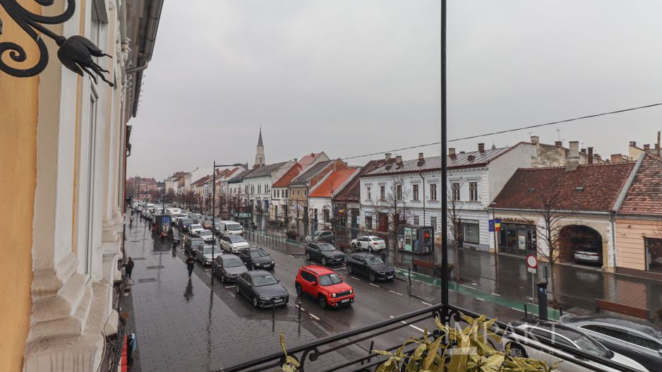 Apartament deosebit cu 4 camere in centrul orasului Cluj Napoca - Poză 20